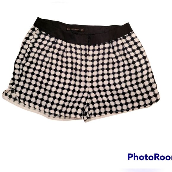 Zara Pants - ZARA Basic shorts size Small